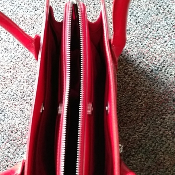 𝅺DOMANI Red Bag, Used, Excellent codition - Picture 3 of 8